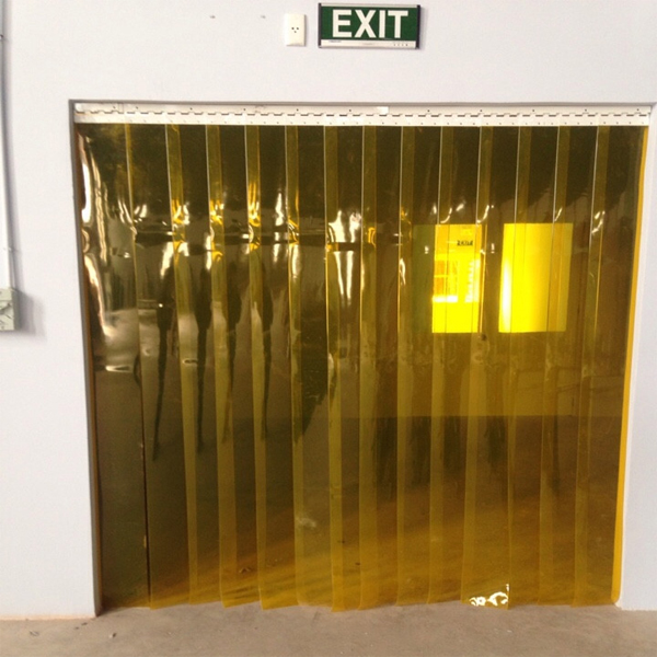 uu-nhuoc-diem-cua-rem-nhua-ngan-con-trung